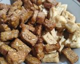 Foto langkah ke 1 dari resep Oseng Kecap Tahu Tempe.
