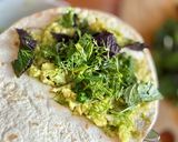 Une image de l'étape 3 de Tacos au poulet et aux herbes fraîches.