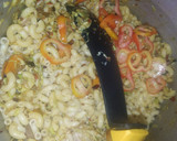 A picture of step 2 of Macaroni jollof.