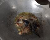 Foto langkah ke 1 dari resep Tumis Tongkol Kuah Santan.