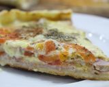 Foto del paso 5 de la receta: Tarta de jamón, queso y tomate con masa casera