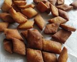 शंकरपाळी (SHANKRPALI RECIPE IN MARATHI) रेसिपी स्टेप 5 फोटो 
