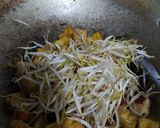 Foto langkah ke 6 dari resep Tumis Tahu Gembus Kecambah.