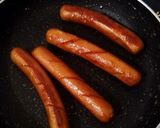 Foto langkah ke 3 dari resep Grilled Sausage.