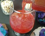 A picture of step 2 of Cranberry Vodka Cocktail.