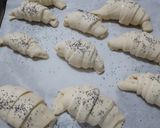 Foto del passaggio 5 della ricetta Cornetti salati
