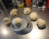 Foto del paso 3 de la receta: Panes fugasos, y con rubiola