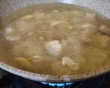 Foto langkah ke 4 dari resep Sup Ayam Selada.