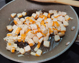 Foto del paso 1 de la receta: Pasta con surimi y salsa de queso Philadelphia