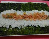 Foto langkah ke 6 dari resep Sushi salmon simple 🎉🍣🍣😍.