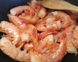 A picture of step 4 of Gamberi aglio, olio e peperoncino.