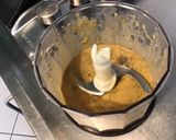 Une image de l'étape 4 de Sauce salade pimentée aux cornichons,moutarde et herbes aromatiques.