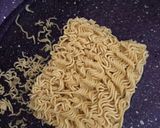صورة لخطوة 3 من وصفة اندومي بدبس الرمان 🥢🍽