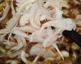 Foto langkah ke 4 dari resep Soto Jamur Tiram.