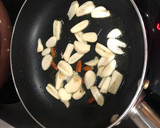 Foto del paso 3 de la receta: Nidos de gulas picantes sobre nidos de bollitos integrales