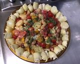 Une image de l'étape 10 de Salade de pommes de terre aux tomates, poivrons, artichauts et olives.
