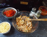 Foto del paso 2 de la receta: Crêpes rellenos de pollo y pimientos asados