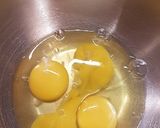 Foto del paso 1 de la receta: Omelette estilo chino (huevos fu yung) con camarones