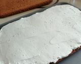 Pas rețetă Prăjitură cu 2 blaturi, cremă cu mascarpone, strat de gem cu nucă și glazură de ciocolată albă 14 fotografie