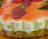 Foto langkah ke 4 dari resep Strawberry Cheese Cake no bake.