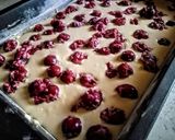 Gyors meggyes-túrós kevert recept fázis 2 fotója