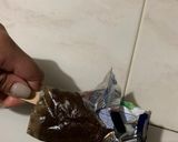 Foto del paso 5 de la receta: Paletas fáciles hechas con galletas oreo y leche