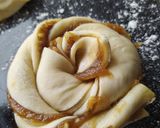 عکس مرحله 3 از دستور نان خرمای پیچ