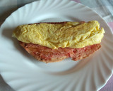 Foto del paso 3 de la receta: Pan con tomate y tortilla