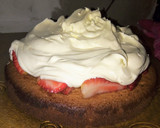 Foto del paso 4 de la receta: Torta de crema Chantilly y frutillas fácil