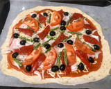 Foto del paso 3 de la receta: Pizza de bacon, pimientos asados, trigueros y mucho más