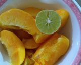 A picture of step 1 of Peach and pineapple juice 😋.
