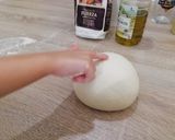Foto del paso 1 de la receta: Pizza casera esponjosa de peperoni