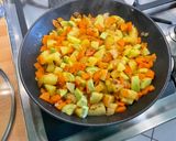 Une image de l'étape 12 de Trio de légumes sautés à l’ail, oignon et persil.