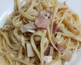 Foto del paso 4 de la receta: Tallarines con tocino, champiñones, pollo y crema