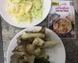 A picture of step 1 of Tom Kha Gai (Thai Coconut Chicken Soup).