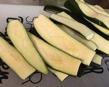Une image de l'étape 2 de Courgettes grillées pesto balsamique.