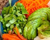 Une image de l'étape 1 de Bouddha bowl avocat crevettes 🍤🥑.