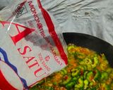 Foto langkah ke 4 dari resep Tumis pare udang rebon.