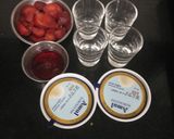 स्ट्रॉबेरी शोट्स (strawberry shots recipe in Hindi) रेसिपी चरण 1 फोटो
