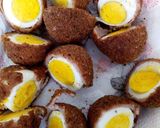 A picture of step 7 of Scotch eggs.