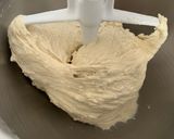 Foto del passaggio 4 della ricetta Pizze al piatto e bianca (67% idratazione)🍕