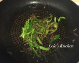 小魚乾炒海鮮泡麵的食譜步驟2照片