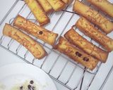 Foto langkah ke 5 dari resep Stick roti tawar keju simpel banget.
