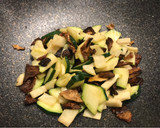 牛肝菌·蔬菜·虾仁粥（夏日的简单晚餐，一碗就够）的食譜步驟4照片