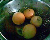 A picture of step 1 of Spoon sweet with the whole orange.