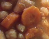 Foto del paso 4 de la receta: Potaje de garbanzos con Jibia o choco (olla rápida)