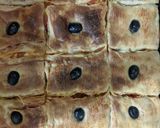 Une image de l'étape 5 de Pizza feuilletée aux oignons 🧅 et à la tomate 🍅.