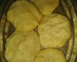 A picture of step 3 of Baghare dahi bade.
