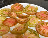 Foto del paso 2 de la receta: Carpaccio de tomate raff con anchoas del Cantábrico