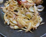 A picture of step 2 of Kakoda Bhaji.